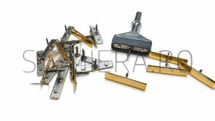 Nasturi Metalici Aurii cu Cui 5*1 BUC 
